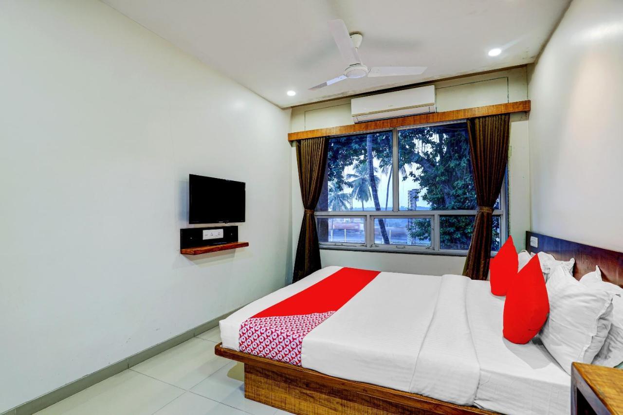 Oyo 77491 Hotel Shreenath Valsad Εξωτερικό φωτογραφία